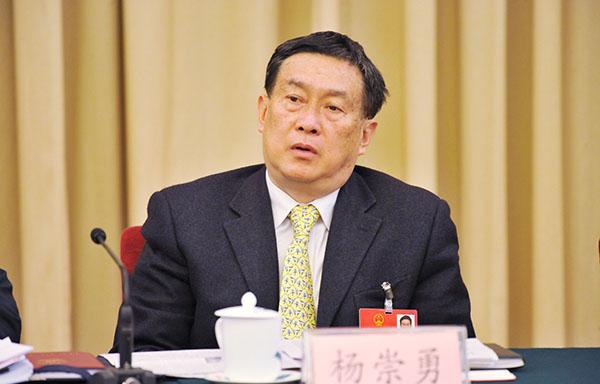 周永康令计划收的钱加起来 才跟这个贪官一样多