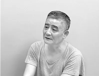 “只有我能喝15年茅台”的副市长，儿子补习费都要老板出