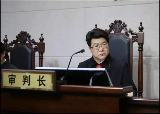 上海小红楼事件：这些罪恶和不幸，成了裁缝的天梯